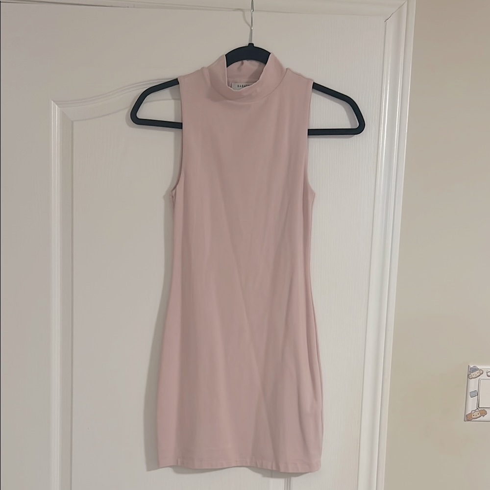 Elegant Pink Sleeveless Dress